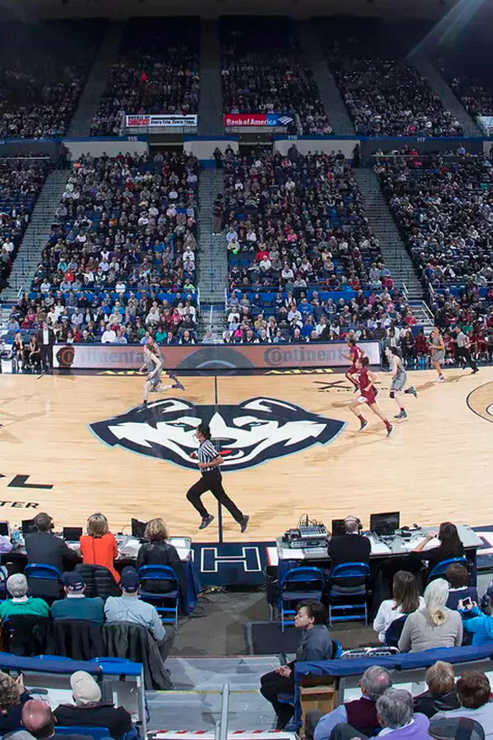 PeoplesBank Arena